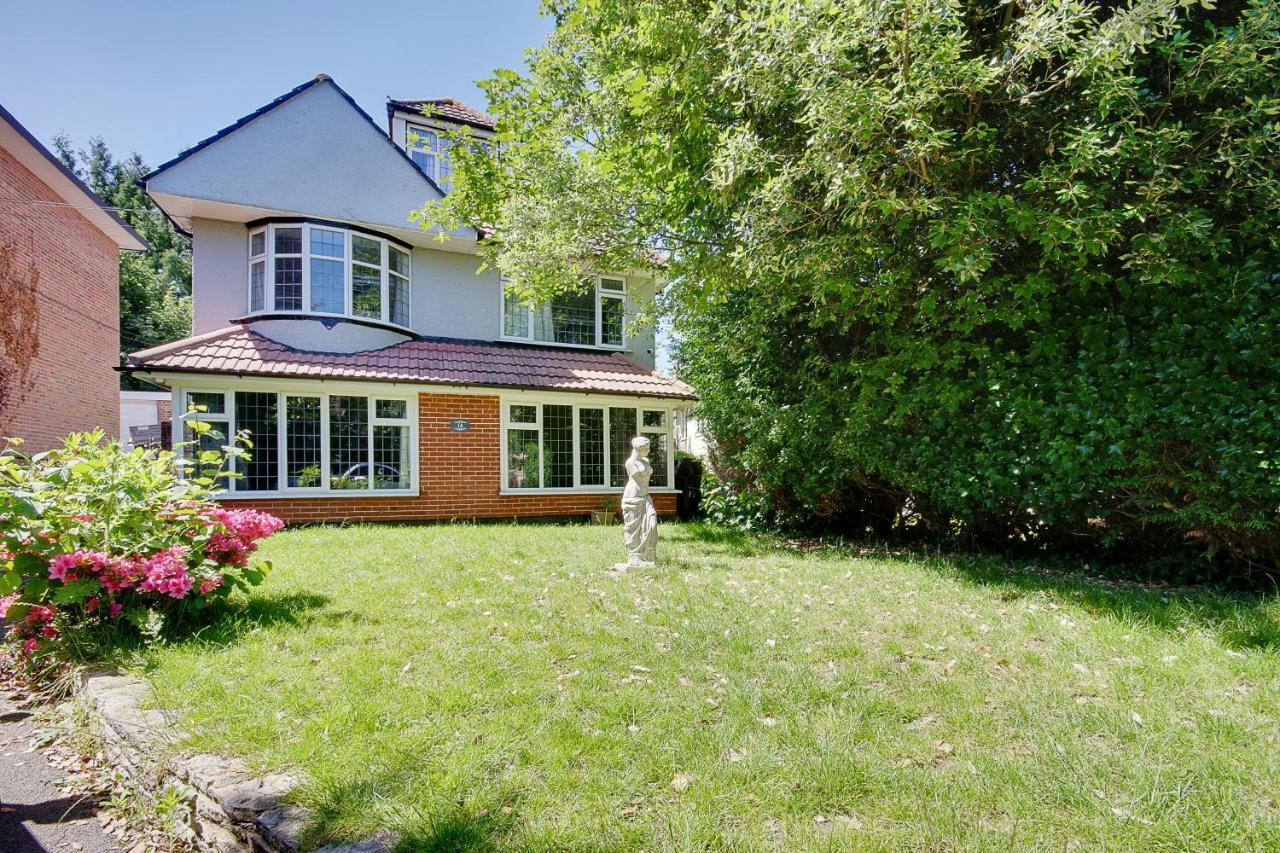 בורנמות' Cragside Villa With Hot Tub מראה חיצוני תמונה