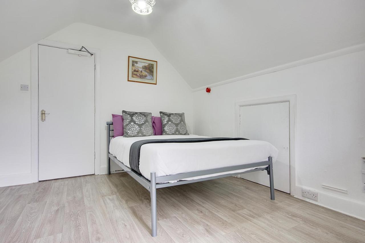 בורנמות' Cragside Villa With Hot Tub מראה חיצוני תמונה