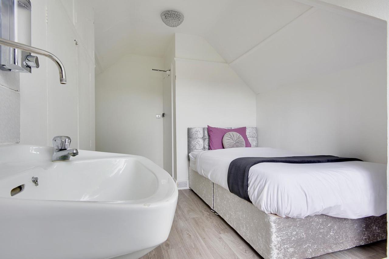 בורנמות' Cragside Villa With Hot Tub מראה חיצוני תמונה