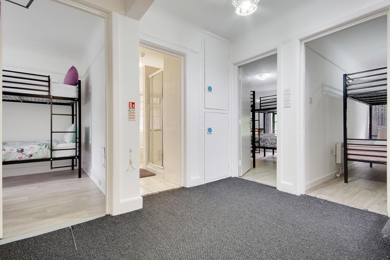בורנמות' Cragside Villa With Hot Tub מראה חיצוני תמונה